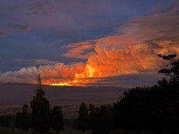 El volcán activo más grande del mundo entró en erupción después de 40 años