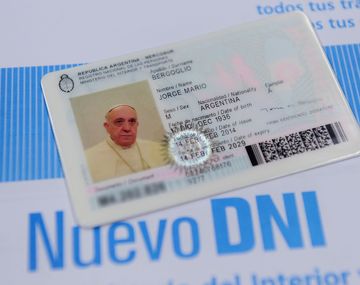 El Papa no renuncia a su ciudadanía: seguirá viajando con pasaporte argentino