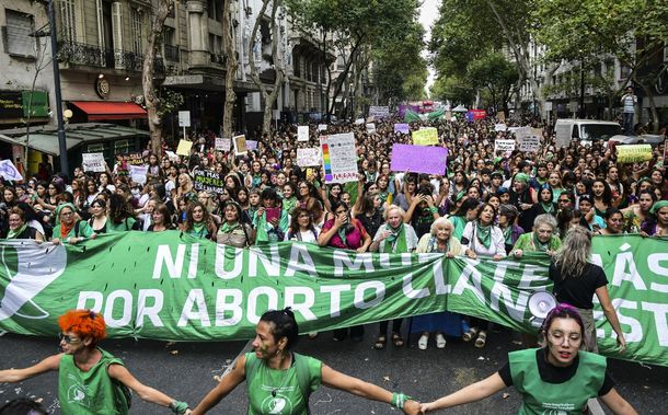 Congreso: masiva marcha por el 8M - D&iacute;a Internacional de la Mujer