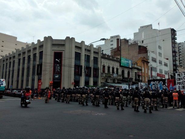 La Policía Federal le impide a Eduardo Belliboni cortar el Puente Pueyrredón