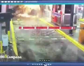 VIDEO: Murió al impactar a 120 kilómetros por hora contra un peaje en Panamericana