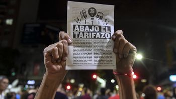 Las protestas por el tarifazo se hicieron sentir en todo el país Las protestas por el tarifazo se hicieron sentir en todo el país