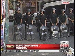 allanaron dos depositos de vendedores ambulantes en once allanaron dos depositos de vendedores ambulantes en once