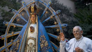 el papa francisco ya tiene su escultura en la catedral el papa francisco ya tiene su escultura en la catedral