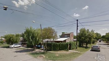 Una mujer fue asesinada por su sobrino, de 17 años, cuando defendió a una joven que no quería bailar con él. Una mujer fue asesinada por su sobrino, de 17 años, cuando defendió a una joven que no quería bailar con él.