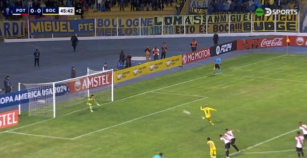 El penal que erró Darío Benedetto en el debut de Boca por Copa Sudamericana