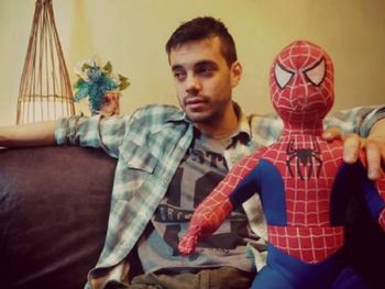 Buscan al dueño de un muñeco Spiderman