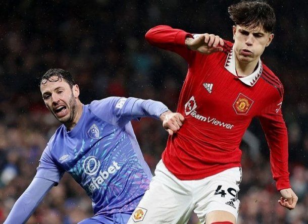 El show de Alejandro Garnacho en Manchester United: asistencia y el casi golazo que dio en el palo