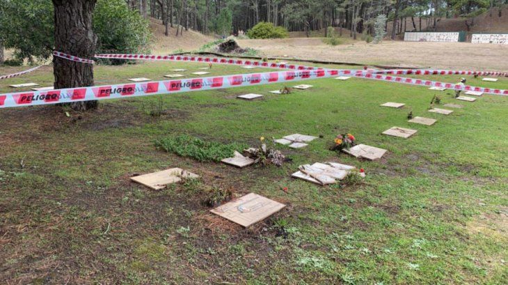 Macabro: vandalizaron tumbas en el cementerio de Pinamar