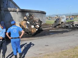 Volcó y se incendió un camión cisterna: murió el chofer
