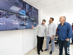 Grindetti y Kravetz en el nuevo Centro de Monitoreo