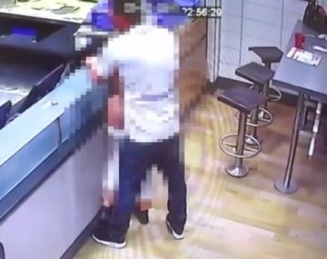 VIDEO: Una pareja tuvo sexo en una pizzería