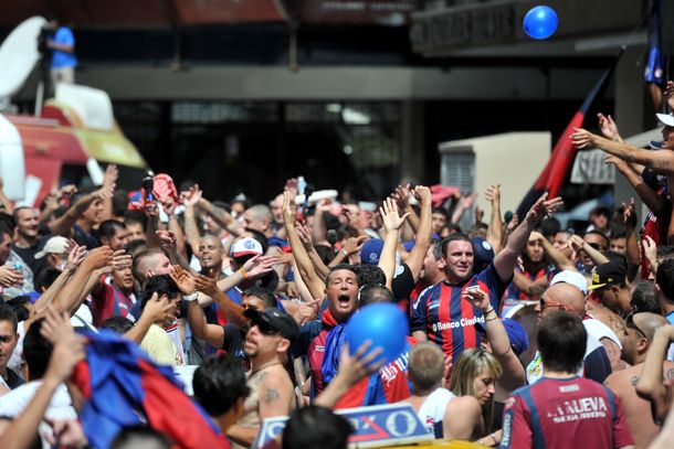 Detienen a hinchas de San Lorenzo por robar un supermercado