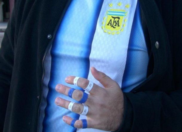 Emprendedores crearon un protector de dedos para Dibu Martínez y llegaron al Mundial 2026