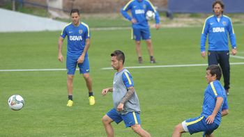 con la ilusion y el equipo confirmado, boca ya esta en paraguay con la ilusion y el equipo confirmado, boca ya esta en paraguay