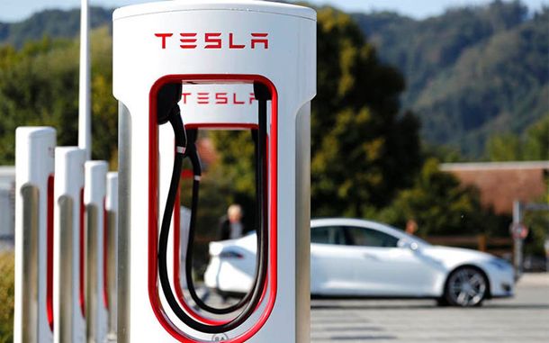 Tesla. La empresa que hasta el momento ofrece los modelos de autos eléctricos más avanzados.