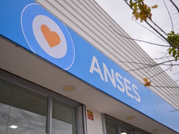 ANSES confirma los grupos de jubilados que cobran bono de $55.000 en diciembre: quiénes y cuándo se paga