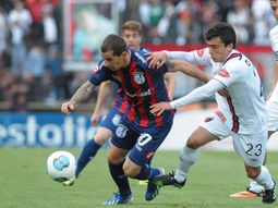 san lorenzo derroto a colon y quedo a tiro de la punta san lorenzo derroto a colon y quedo a tiro de la punta