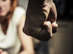 una mujer pide auxilio por maltrato a traves de la tarea escolar de su hijo una mujer pide auxilio por maltrato a traves de la tarea escolar de su hijo