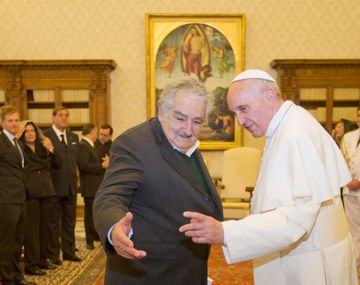 Mujica pidió al Papa una mano para luchar contra la pobreza