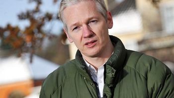 refugiado, julian assange hace dos anos que vive en la embajada de ecuador refugiado, julian assange hace dos anos que vive en la embajada de ecuador