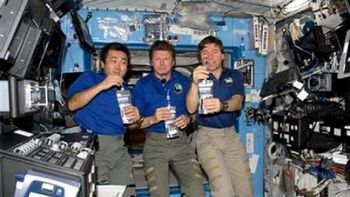 ¿que hacen los astronautas con su orina en el espacio? ¿que hacen los astronautas con su orina en el espacio?