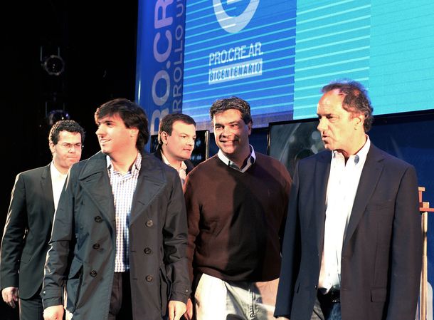 Capitanich recorrió un desarrollo urbanístico de Procrear en Tigre