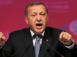 Erdogan declaró tres meses de emergencia