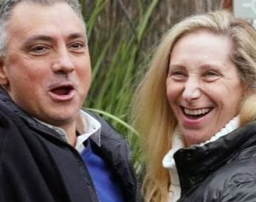 Sebastián Pareja junto a Karina Milei.