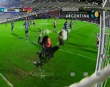 VIDEO: Las imperdibles atajadas de Pellegrino a Alario y Nacho Fernández