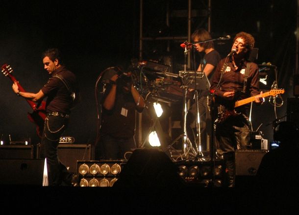 Gustavo Cerati cautiv con su m sica en un show hist rico