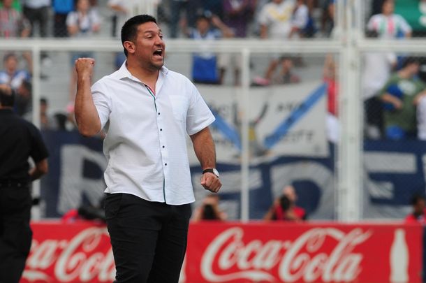El Turu Flores ya no es el entrenador de Vélez