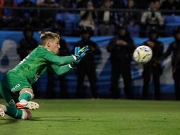 Benedetto erró un penal insólito y Belgrano goleó 3-0 a Newells por el Torneo Clausura 2025