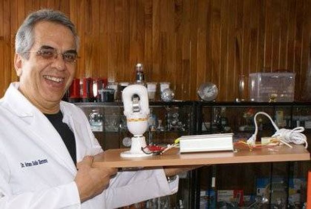 Un científico patenta una batería con carga infinita