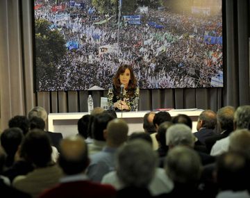 Cristina se reunió con 52 intendentes de la Provincia