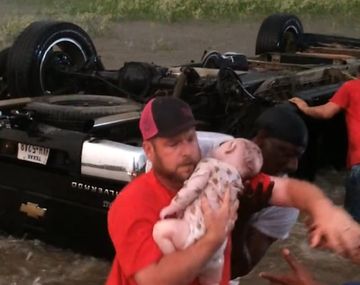 El dramático rescate de un bebé durante los tornados en Texas