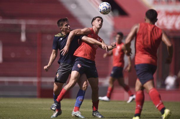 Independiente superó por 3-1 a Colegiales en un amistoso solidario por Bahía Blanca