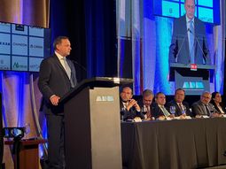 El secretario de la Presidencia, Álvaro Delgado, destacó la gestión del gobierno y cuestionó el rol del Frente Amplio. El secretario de la Presidencia, Álvaro Delgado, destacó la gestión del gobierno y cuestionó el rol del Frente Amplio.