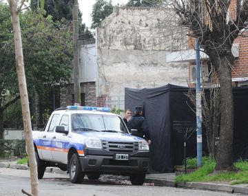 Encuentran un cuerpo calcinado en un polideportivo