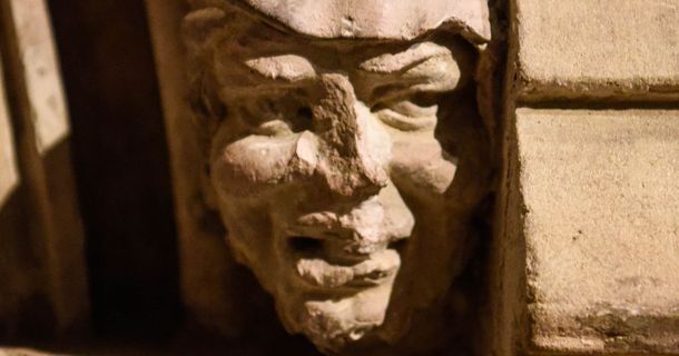 Encontraron una gárgola igual a Donald Trump