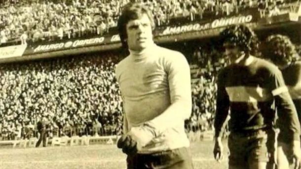 Santos tuvo un breve paso por Barcelona. Santos tuvo un breve paso por Barcelona.