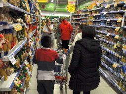 alerta por el endeudamiento familiar: crece el uso del credito para comprar en los supermercados alerta por el endeudamiento familiar: crece el uso del credito para comprar en los supermercados