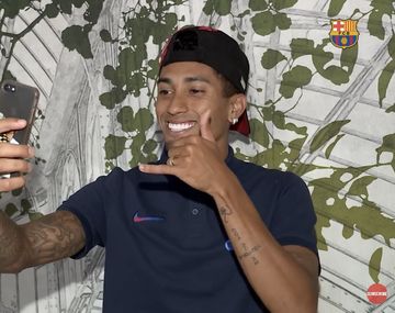 De no creer: un jugador de Brasil que tiene de funda a Messi levantando la Copa América