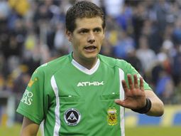 german delfino, el encargado de dirigir el superclasico german delfino, el encargado de dirigir el superclasico