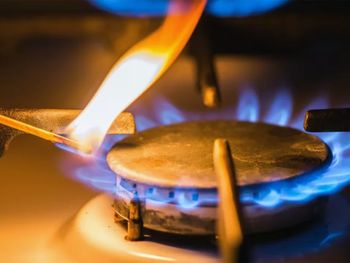 Baja el precio del gas natural para las distribuidoras: ¿también para los domicilios particulares?