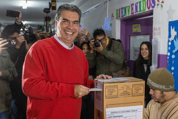 Jorge Capitanich emitió su voto en Chaco: La gente tiene que optar entre comer o pagar la luz