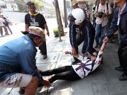 tailandia: mas de 30 heridos por una granada en una manifestacion tailandia: mas de 30 heridos por una granada en una manifestacion