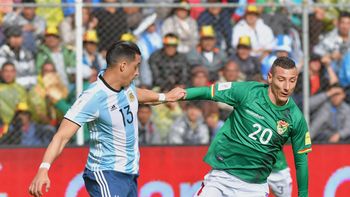 El defensor salió lesionado a los 35 minutos del primer tiempo en Bolivia El defensor salió lesionado a los 35 minutos del primer tiempo en Bolivia