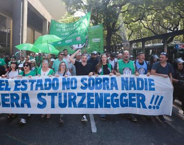 Siguen las protestas de los gremios estatales.