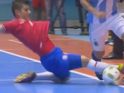 durisima patada dejo a un argentino en el hospital en el mundial de futsal durisima patada dejo a un argentino en el hospital en el mundial de futsal